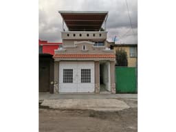 Hermosa casa en Galaxia Tarimbaro 1 100 000