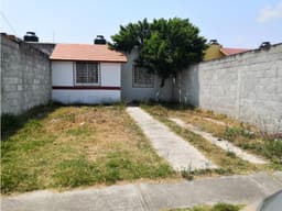 Casa Económica con TERRENO EXCEDENTE, Tulancingo Col. PONDEROSA