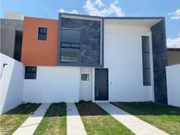 CASA NUEVA CON EXCELENTES ACABADOS EN FRACC LA TOSCANA TULANCINGO