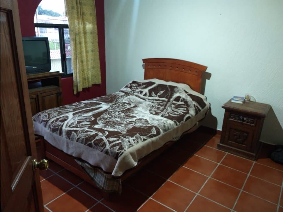 Casa en venta en Cuernavaca con alberca, cerca de plaza Forum — foto 2