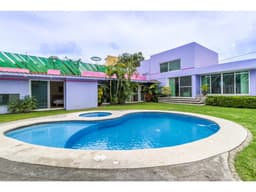Casa en Venta con SEGURIDAD en Chamilpa, Insurgentes