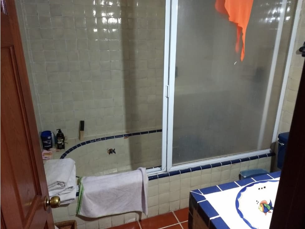 Casa en venta en Cuernavaca con alberca, cerca de plaza Forum — foto 4