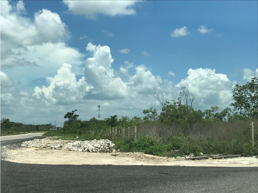 HA sobre carretera Aeropuerto Cancun - Merida — foto 1