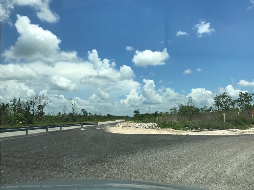 HA sobre carretera Aeropuerto Cancun - Merida — foto 2