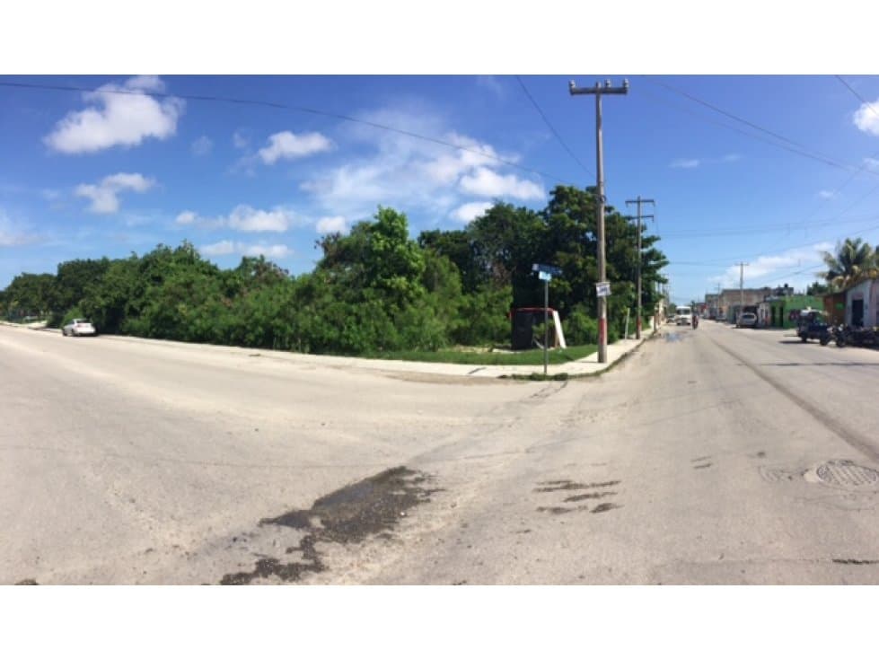 Venta de Terreno Uso Mixto en Av Puerto Juarez — foto 3