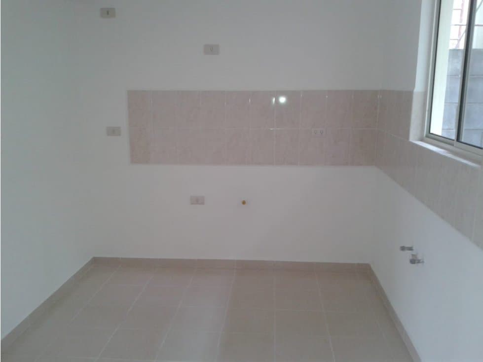 VENTA DE CASA NUEVA MITRAS PONIENTE SECTOR TOLEDO — foto 1