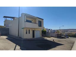 CASA AMPLIA EN VENTA PRIVADA RUBI