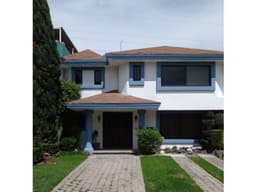 GRAN OPORTUNIDAD!! CASA CON PRECIO E UBICACION EXCELENTE!