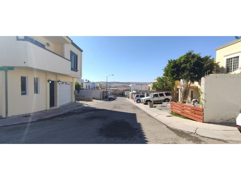 CASA AMPLIA EN VENTA PRIVADA RUBI — foto 3