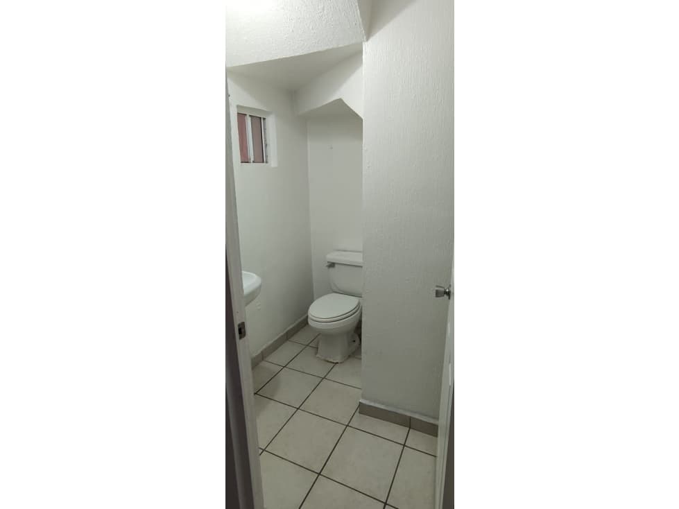 CASA AMPLIA EN VENTA PRIVADA RUBI — foto 5