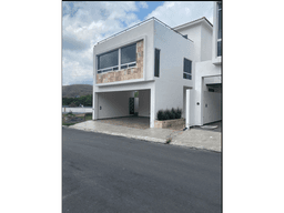 Casa Nueva en Valle de Cristal (carretera nacional)