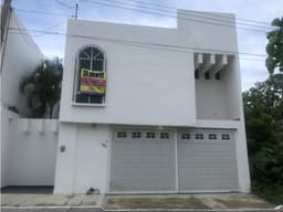 CASA EN RENTA EN FRACCIONAMIENTO LA GLORIA