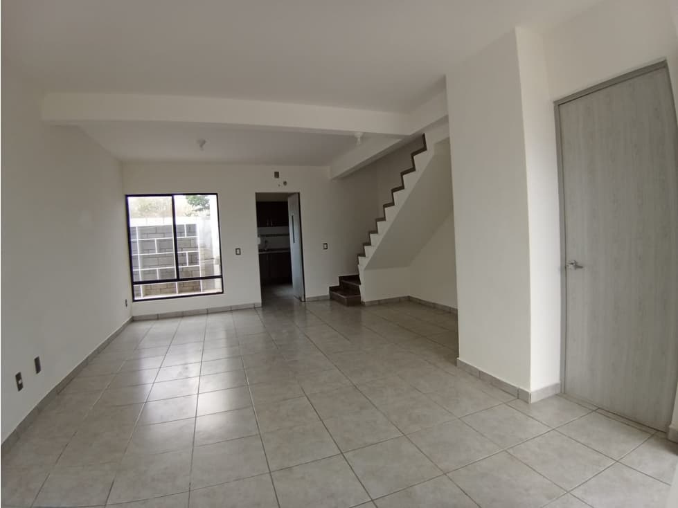 CASA EN RENTA EN FRACCIONAMIENTO BOSQUES DE SAYAB — foto 2