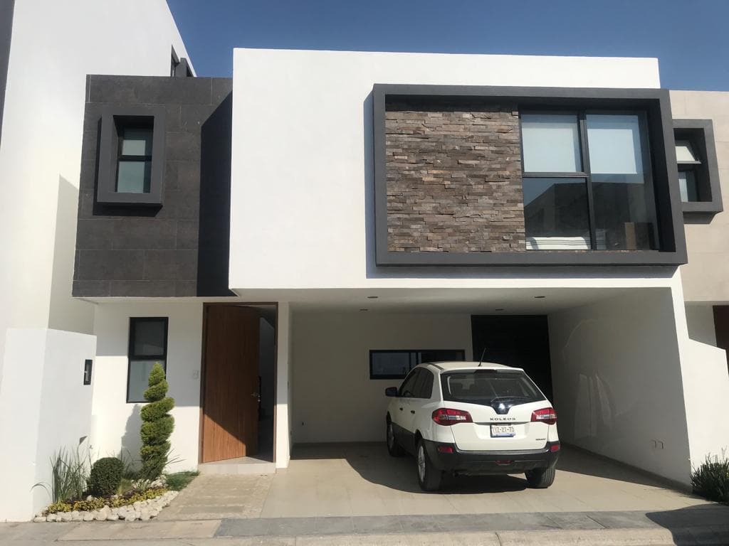 Casa En Venta, Momoxpan, Cerca De Explanada Puebla — foto 2