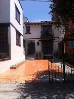 Casa Venta/Renta SATELITE uso de suelo, Consultorio independiente
