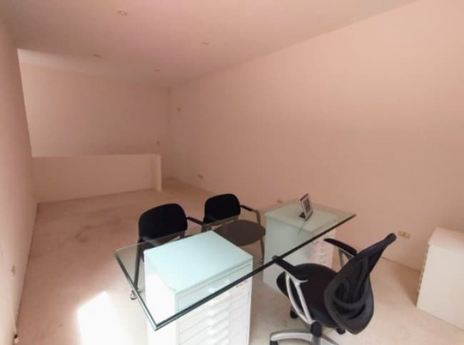 CASA CON AMPLIO TERRENO EN RANCHO CORTES — foto 2
