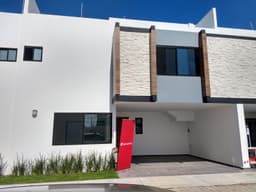 Casas En Venta Dentro De Fraccionamiento Cerca De Parque Loro