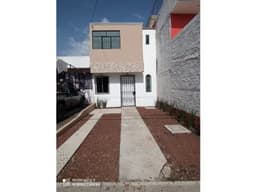 B CASA REMODELADA AV, MARFIL NORTE PASEO DEL ERANDENI