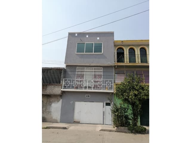 CASA EN COL MARIANO ESCOBEDO