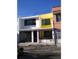 -CASA FRACC SEMIPRIVADO LIBERTAD FRENTE A  LA SEP