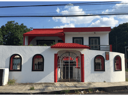 Casa en venta y renta cerca del convento de Sisal