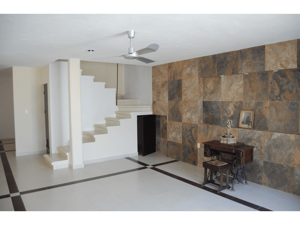 Amplia casa en venta en Flamboyanes — foto 1