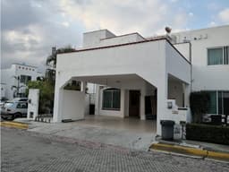 VENTA CASA DE 4 CUARTOS REAL DEL CARMEN CARMEN