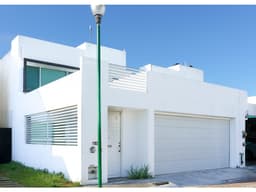 VENTA O RENTA CASA DE 4 RECAMARAS EN VILLA MARINA CIUDAD DEL CARMEN