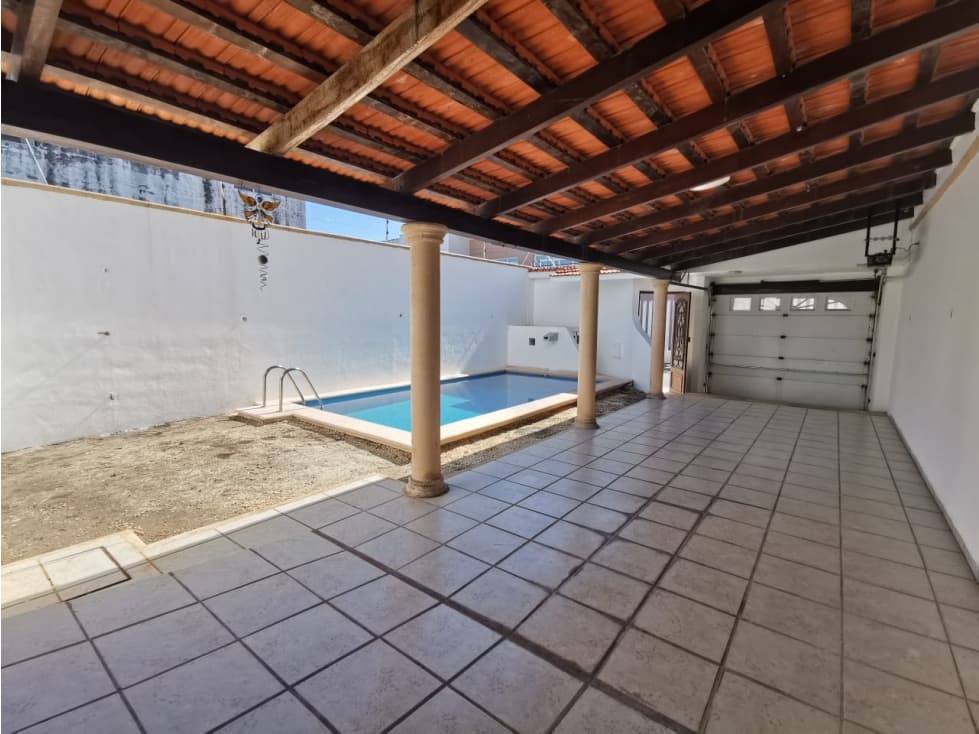 VENTA CASA CON ALBERCA EN SANTA RITA CIUDAD DEL CARMEN — foto 3