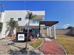 RENTA O VENTA CASA DE 4 CUARTOS, RESIDENCIAL LAS PALMAS CARMEN