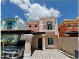 VENTA O RENTA CASA 3 CUARTOS VILLA FLORENCIA CIUDAD DEL CARMEN
