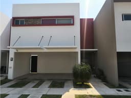 RENTA CASA DE 3 CUARTOS LOS BOSQUES CARMEN