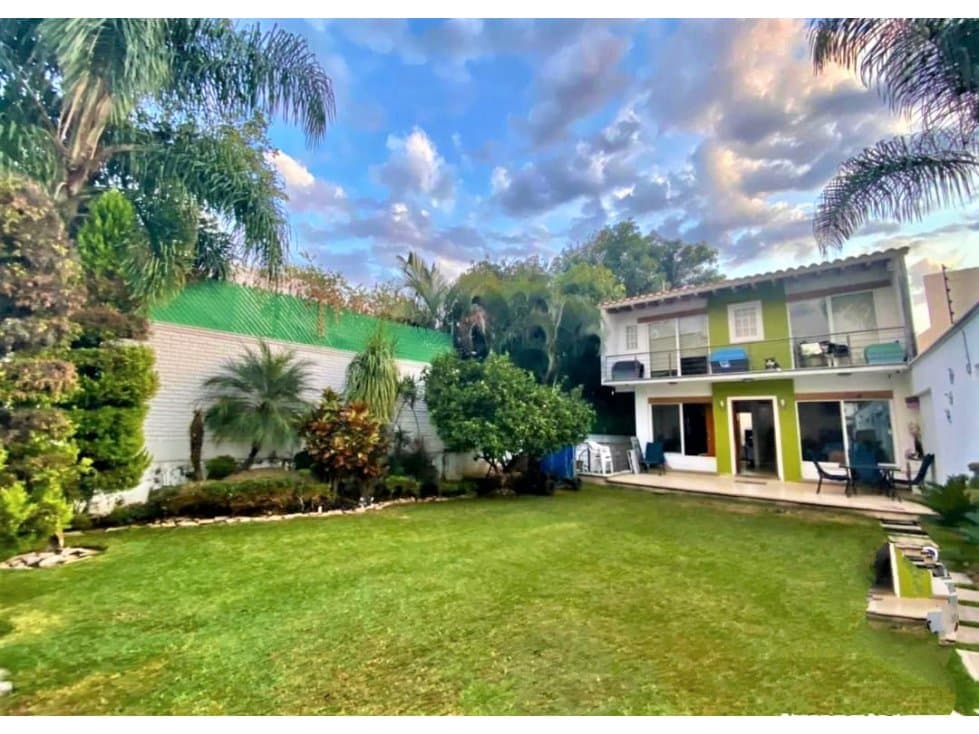CASA SOLA CON ALBERCA EN BURGOS — foto 1