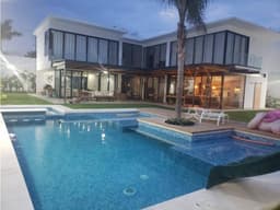 ESPECTACULAR CASA CON ALBERCA Y JARDIN PRIV. AL SUR DE CUERNAVACA