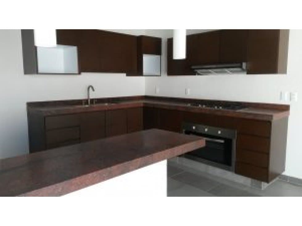 CASA MINIMALISTA EN FRACC. BURGOS BUGAMBILIAS — foto 4