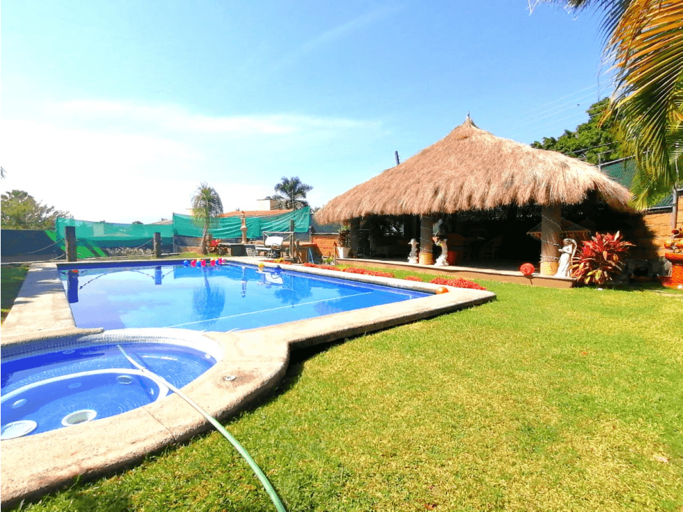 BUNGALOW CON ENORME JARDIN Y CANCHA DE TENIS — foto 2