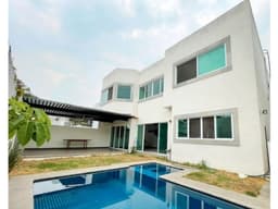 CASA SOLA DENTRO DE FRACC. CON SEG. EN ZONA DORADA DE CUERNAVACA