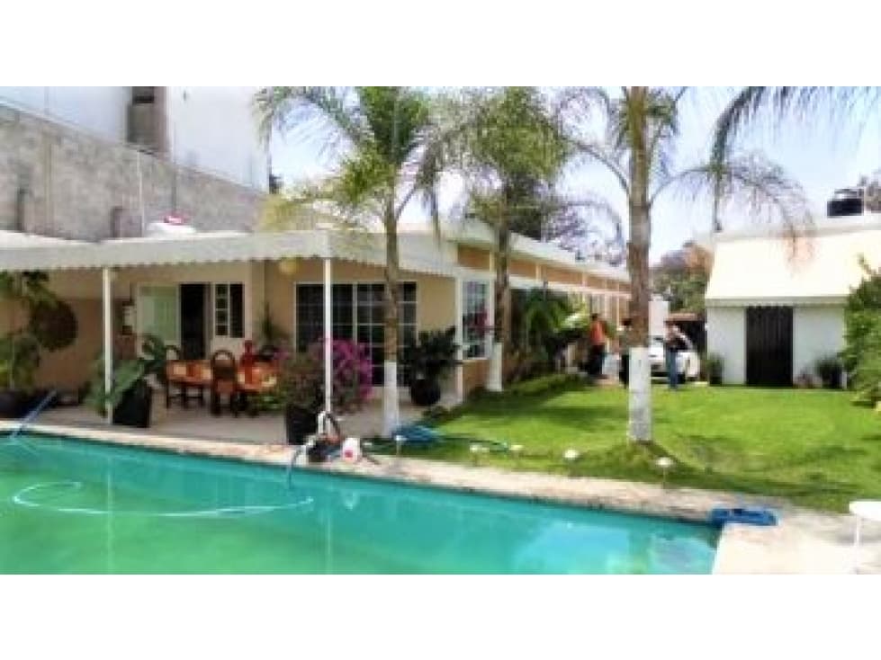 CASA UN NIVEL CON AMPLIO BUNGALOW AL SUR DE CUERNAVACA — foto 1