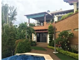 CASA PANORÁMICA CON ESPECTACULAR VISTA EN CUERNAVACA