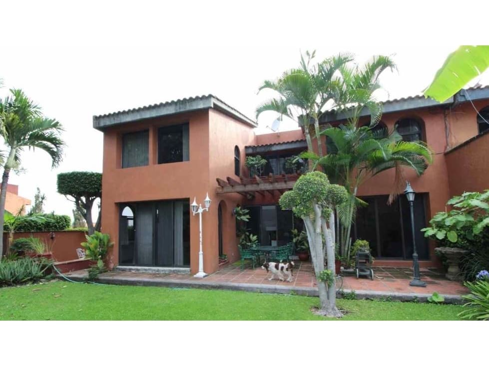 AMPLIA CASA EN CUERNAVACA CON ESTRICTA VIGILANCIA — foto 1