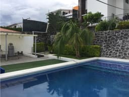 CASA CON VISTA PANORAMICA AL SUR DE CUERNAVACA