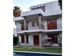 CASA CON ALBERCA EN CUERNAVACA MORELOS