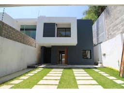CASA NUEVA CON ALBERCA EN CUERNAVACA