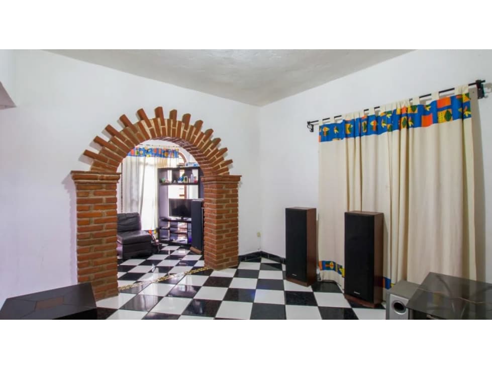 HERMOSA CASA A UNA CUADRA DE LOMAS DE CUERNAVACA — foto 3