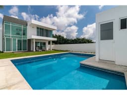 ESTRENA CASA MINIMALISTA CON DOBLE SEG. AL SUR DE CUERNAVACA