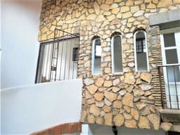 EXCLUSIVA CASA CON ESTILO Y PERSONALIDAD EN ZONA DORADA CON SEGURIDAD