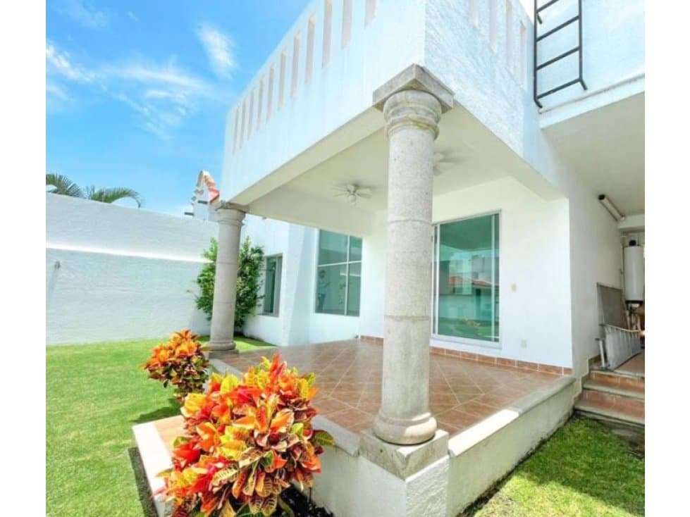 ESPECTACULAR CASA TECHO DOBLE ALTURA AL SUR DE CUERNAVACA — foto 3