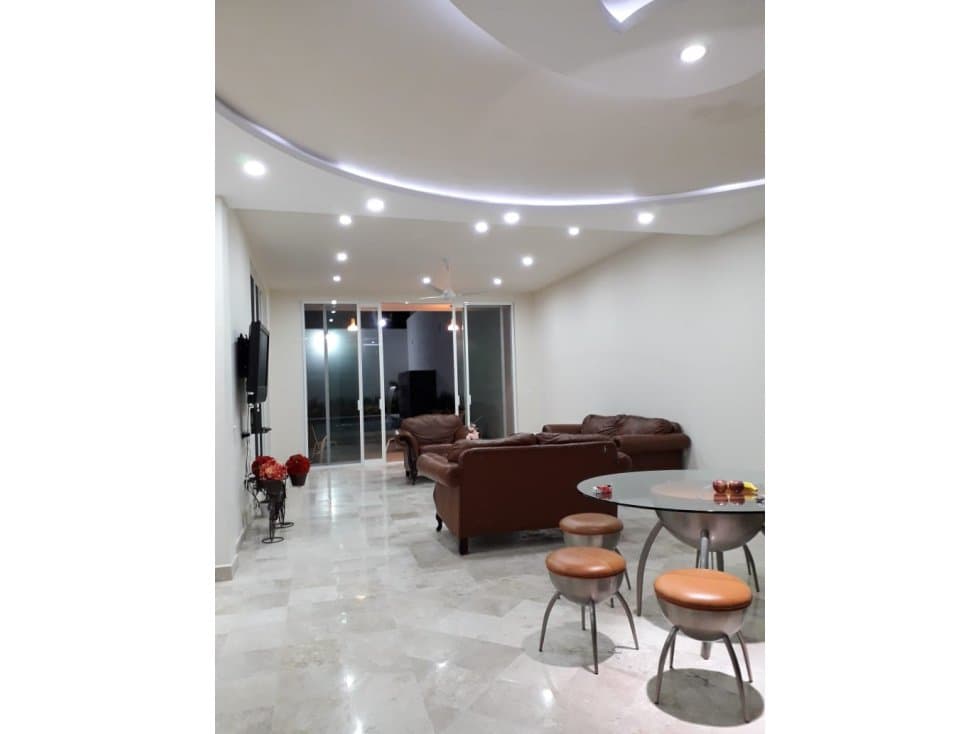ESPECTACULAR CASA CON GRAN ILUMINACIÓN — foto 6