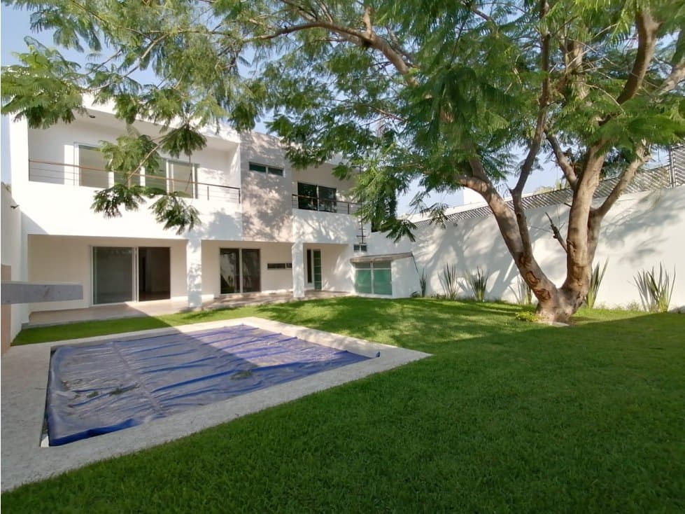 IMPONENTE CASA TIPO BUNKER — foto 1