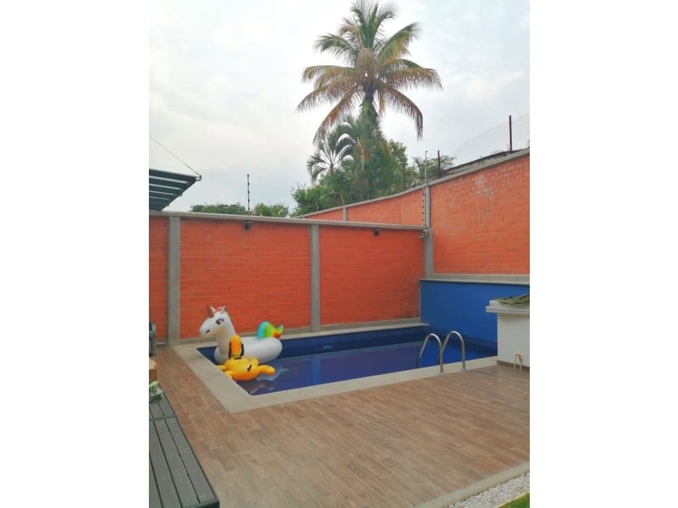 CASA EN PRIVADA CON ACABADOS DE LUJO ZONA BURGOS — foto 4